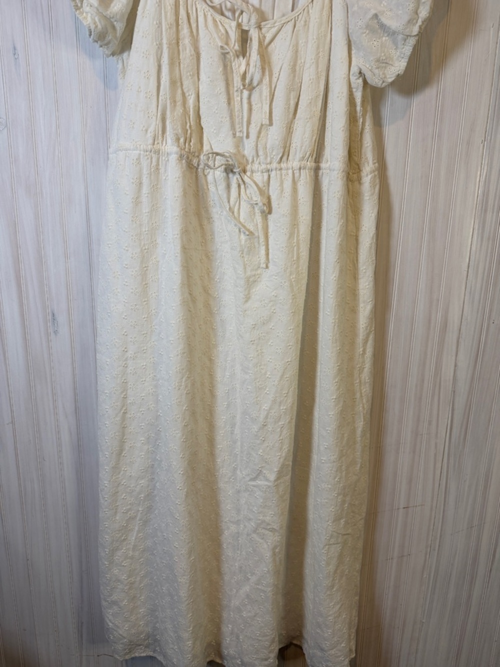 Lisa Says Gah Cream Eyelet Maxi Dress with Puff Sleeves - Picture 5 of 6